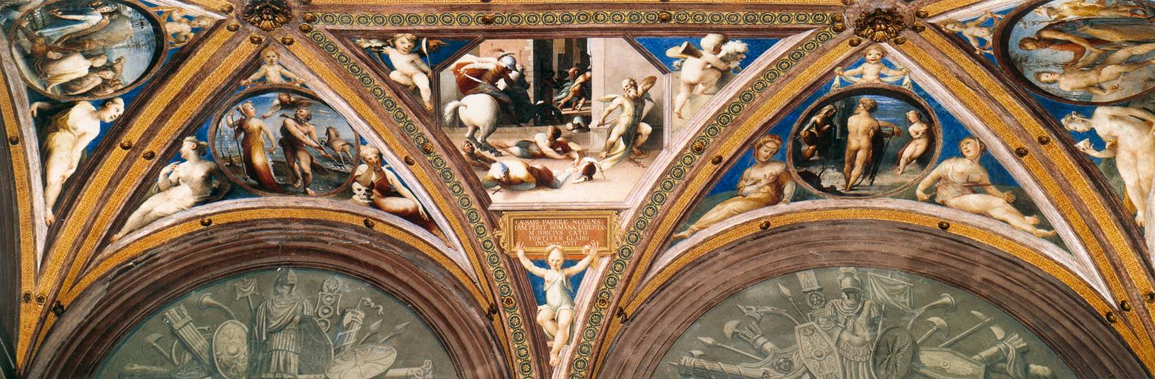 View of one of the short sides of the vault