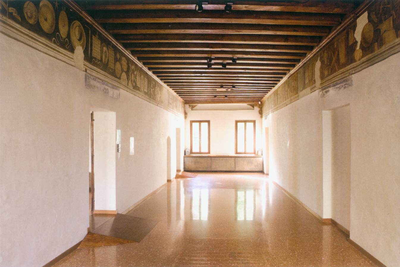 Overall view of the hall