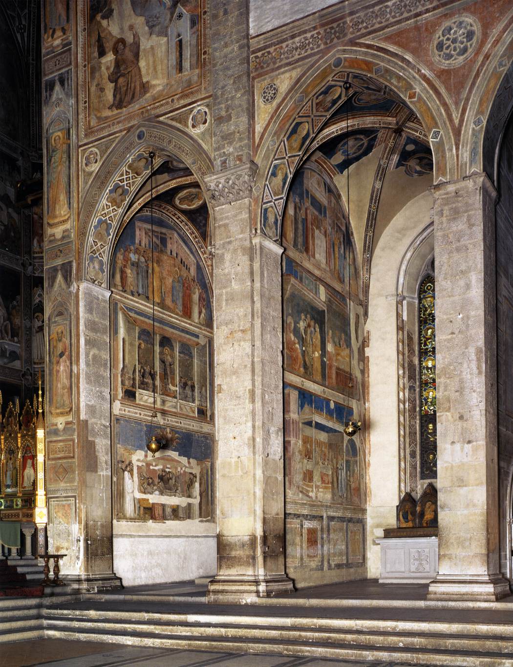 View of the Peruzzi and Bardi Chapels (from right)