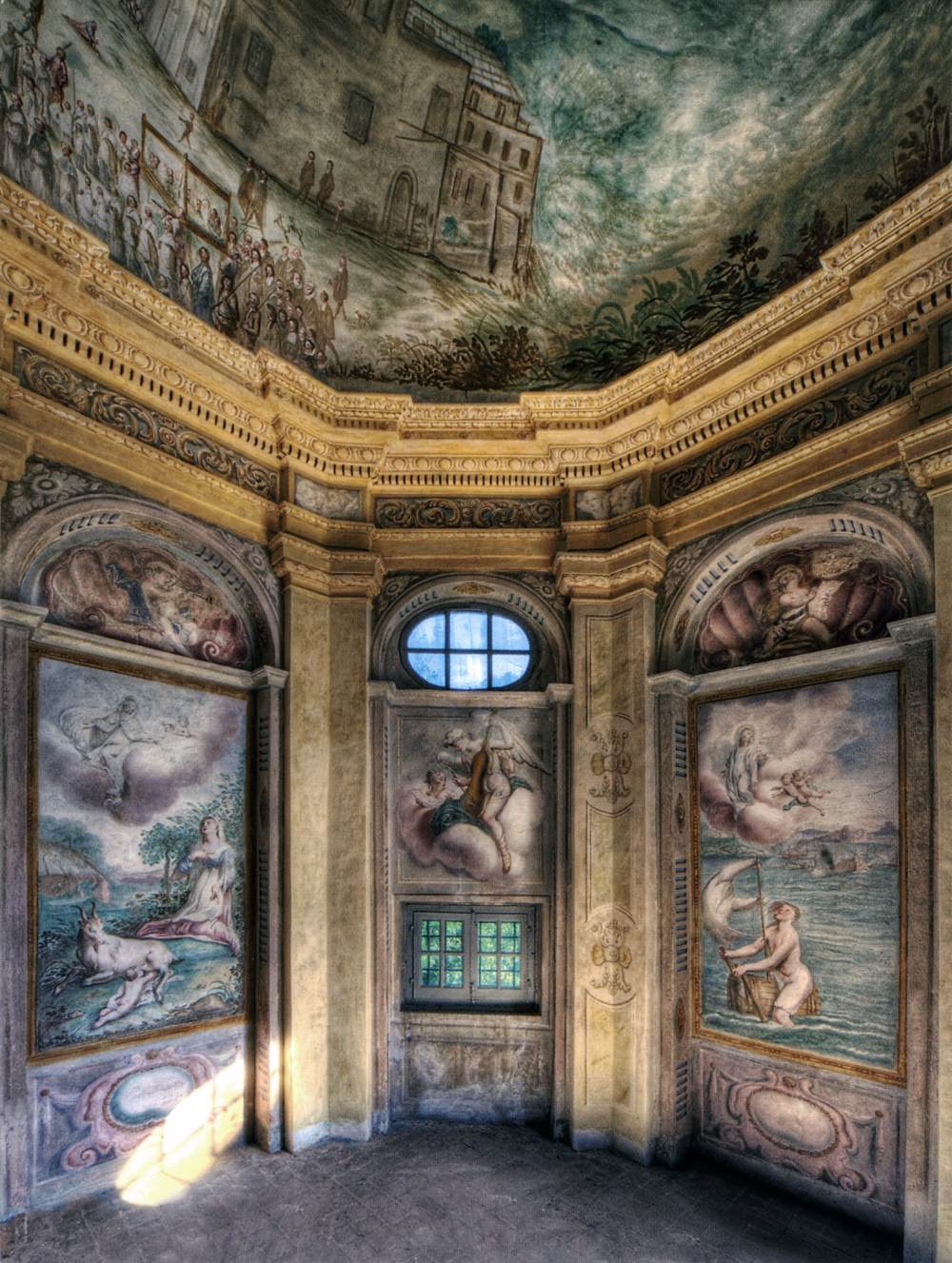 Cupola with panoramic view of the sanctuary