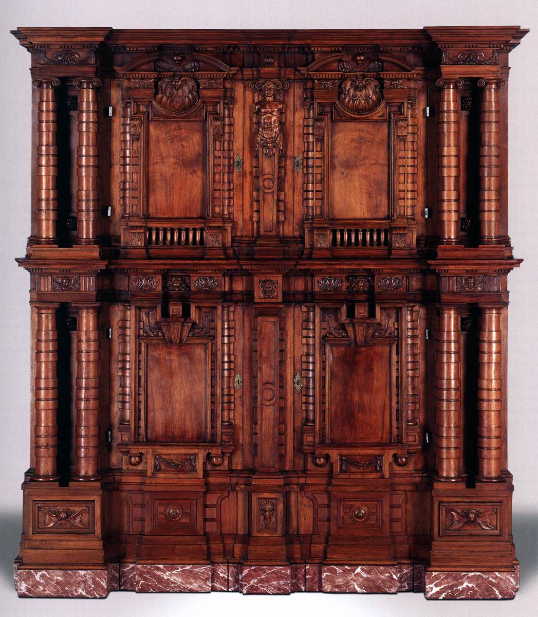 Façade cupboard